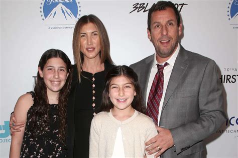 Who Is Adam Sandler’s Wife, Jackie & How Many Kids Do They。